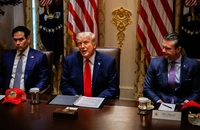 Chiến sự Trung Đông ngày 90: Ông Trump có phát ngôn quan trọng, cảnh báo Oman, Nga và Trung Quốc; Seoul triệu tập Đại sứ Iran 