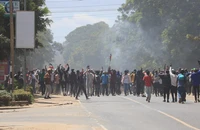 Biểu tình chết người tại Kenya phản đối việc Mỹ định xây trung tâm cách ly Ebola 