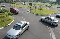 Đề xuất quy định niên hạn với xe tập lái và xe sát hạch