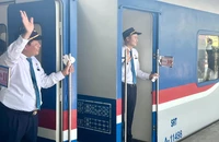 Đường sắt chính thức ra mắt đoàn tàu 'check-in di động'