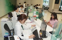 Ứng xử khi nhận tiền chuyển nhầm: Tử tế, từ tâm cũng phải... cẩn trọng