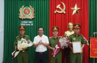Long An: Thưởng lực lượng phá đường dây ma túy ở biên giới