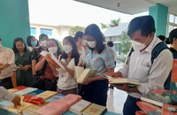 Ra mắt sách Nguyễn Đình Chiểu – Danh nhân văn hóa thế giới