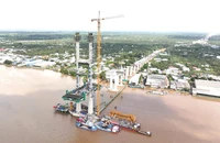 Lắp dầm cầu Rạch Miễu 2, hạn chế lưu thông trên đường tỉnh 864