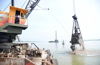 Bắt đầu khai thác mỏ cát trên sông Tiền phục vụ cao tốc Cao Lãnh - An Hữu