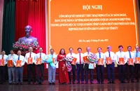 Tỉnh ủy Bến Tre công bố các quyết định về sắp xếp, tinh gọn tổ chức bộ máy, cán bộ