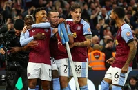 Aston Villa lan tỏa tình yêu thương