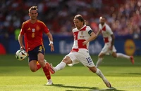 Tây Ban Nha - Croatia 3-0: Đừng bắt Luka Modric cày nữa! 