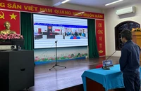 Trong buổi sáng, bị cáo bị tòa án ở TP.HCM và tòa ở tỉnh Thanh Hóa kết án 