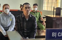 Vụ bạo hành bé trai 3 tuổi: Vì sao không xử lý thêm tội đối với mẹ ruột và người tình?