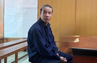 Dùng ảnh 'nóng' tống tiền người tình, lãnh 7,5 năm tù