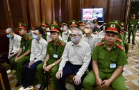 Người lừa cựu Cục trưởng Cục đăng kiểm chi 100.000 USD để 'lấy thông tin từ công an' khai gì tại tòa?