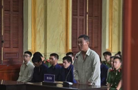 Tuyên án sơ thẩm lần 2 vụ cựu cán bộ chống buôn lậu đi buôn lậu