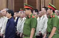 Cựu cán bộ hải quan tiếp tay cho buôn lậu 1,7 triệu lít dầu