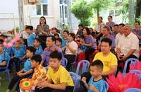 Viện trưởng VKSND TP.HCM tặng quà Tết tại Trường chuyên biệt Cần Thạnh