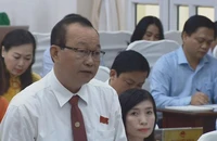 Cà Mau: Cử tri kêu khổ khi đưa rước con em ngày 4 lượt