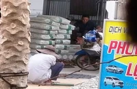 Chủ tịch tỉnh Cà Mau yêu cầu báo cáo 3 vấn đề vụ "cụ bà 93 tuổi kiện chủ tịch huyện"