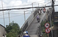 Quan điểm khác nhau về việc phá bỏ cây cầu sắt qua sông Cái Đôi Vàm, Cà Mau