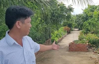Cà Mau: Nhiều hộ dân bức xúc vì "cái bồn kỳ lạ" án ngữ giữa đường 