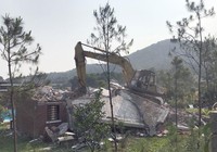 Sóc Sơn cưỡng chế phá dỡ 20 công trình vi phạm đất rừng