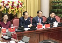 'Lương chuyển thẳng cho vợ kiểm soát càng tốt có gì đâu'