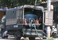 Xe rút hầm cầu giả dạng xe tải