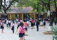 Dạy và học trong nỗi lo trường sập
