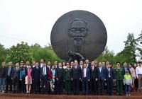 Lễ dâng hương kỷ niệm 128 năm ngày sinh của Bác tại Moscow
