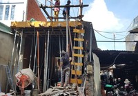 Hai nhà hàng xóm đều than mất đất