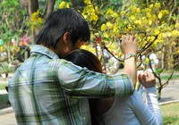 Hậu quả khi làm chuyện trên giường ở… ngoài đường