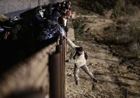 Ông Trump gặp rủi ro nếu xây tường Mexico