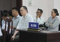Dừng phiên xử để VKS… xin ý kiến cấp trên
