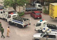 Công an dùng nhiều xe tải chở tang vật vụ ma túy ‘khủng’
