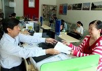 TP.HCM: Nhiều nơi gỡ bỏ kính ngăn giữa dân-cán bộ