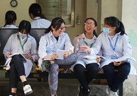 Thấp thỏm chờ điểm sàn ngành sư phạm, sức khỏe
