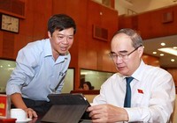 Họp không giấy: Tương tác nhanh, tiết kiệm