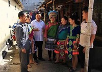 Tặng 8 triệu đồng để người H’Mông đưa người chết vào quan tài