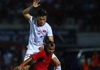 Tí hon và người khổng lồ