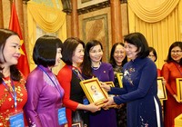 Phó Chủ tịch nước gặp mặt các nhà khoa học nữ ngành giáo dục