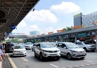 Lo ngại tắc đường từ việc miễn phí xe vào sân bay 10-15 phút