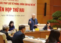 Xót xa cảnh trẻ con sinh ra trẻ con