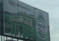 Biểu tượng di sản chùa Cầu bị bia chèn