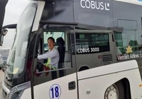 Bộ trưởng khen các nhân viên hàng không trả lại hàng ngàn USD