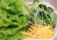Những ai không nên ăn rau sống?