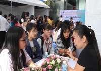 Sôi nổi ngày hội hướng nghiệp của sinh viên ĐH Luật TP.HCM