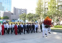 Lãnh đạo TP.HCM dâng hương, dâng hoa kỷ niệm ngày sinh Bác Hồ
