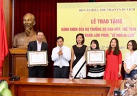 'Về nhà đi con' nhận bằng khen của bộ trưởng Bộ VH-TT&DL