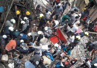 Sập nhà 4 tầng ở Mumbai: 2 người chết, hàng chục người mắc kẹt