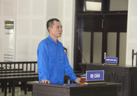 Dùng búa đánh vợ cũ nhập viện vì ghen vô cớ