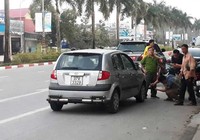 Xe hơi tông xe máy, một quân nhân tử vong